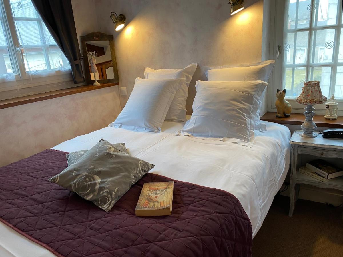 Logis Hotel Auberge De L'Ecole Pontlevoy Eksteriør billede