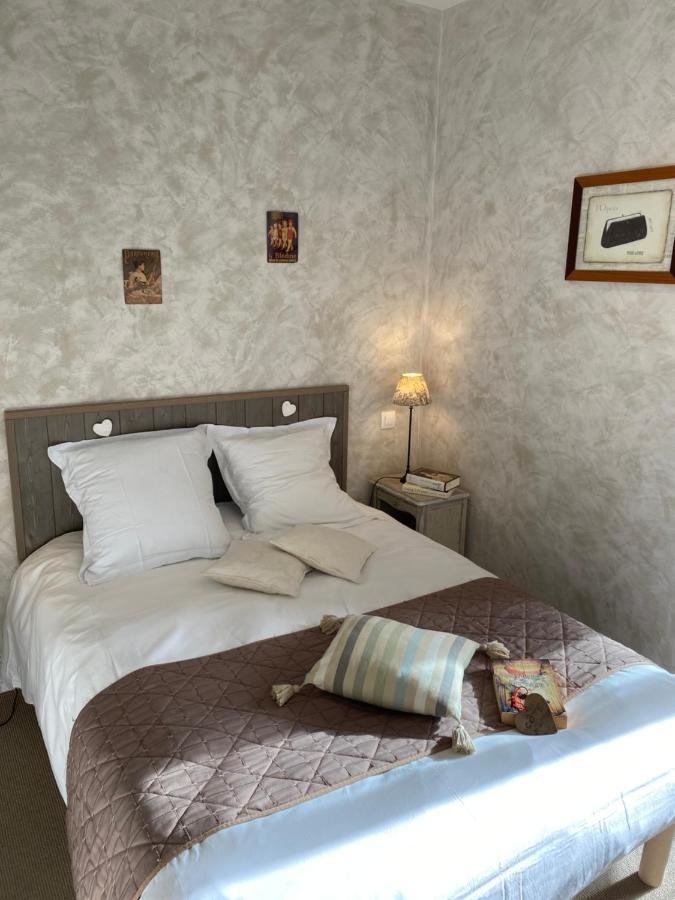 Logis Hotel Auberge De L'Ecole Pontlevoy Eksteriør billede