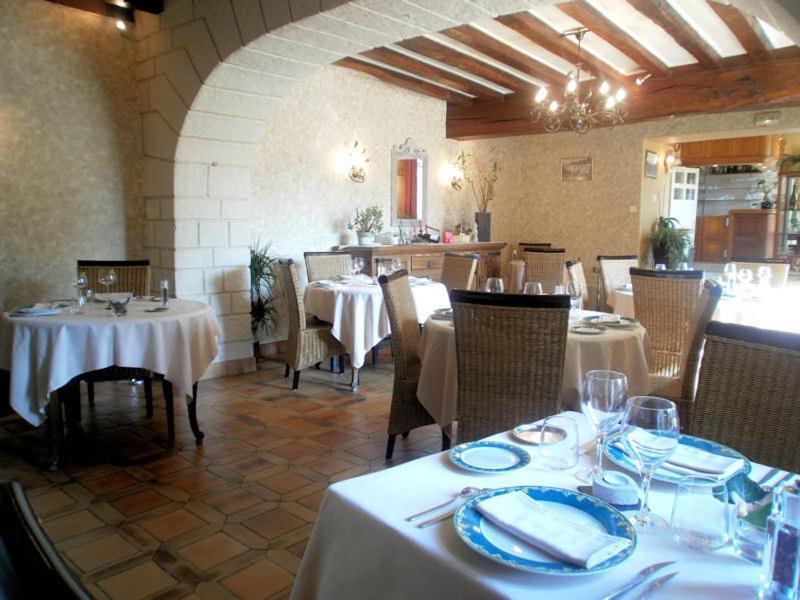 Logis Hotel Auberge De L'Ecole Pontlevoy Eksteriør billede