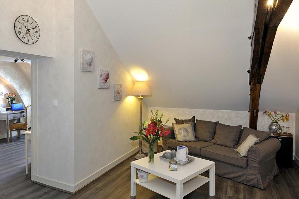 Logis Hotel Auberge De L'Ecole Pontlevoy Eksteriør billede