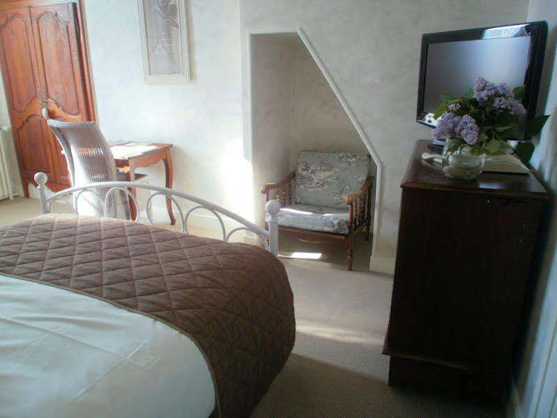Logis Hotel Auberge De L'Ecole Pontlevoy Eksteriør billede