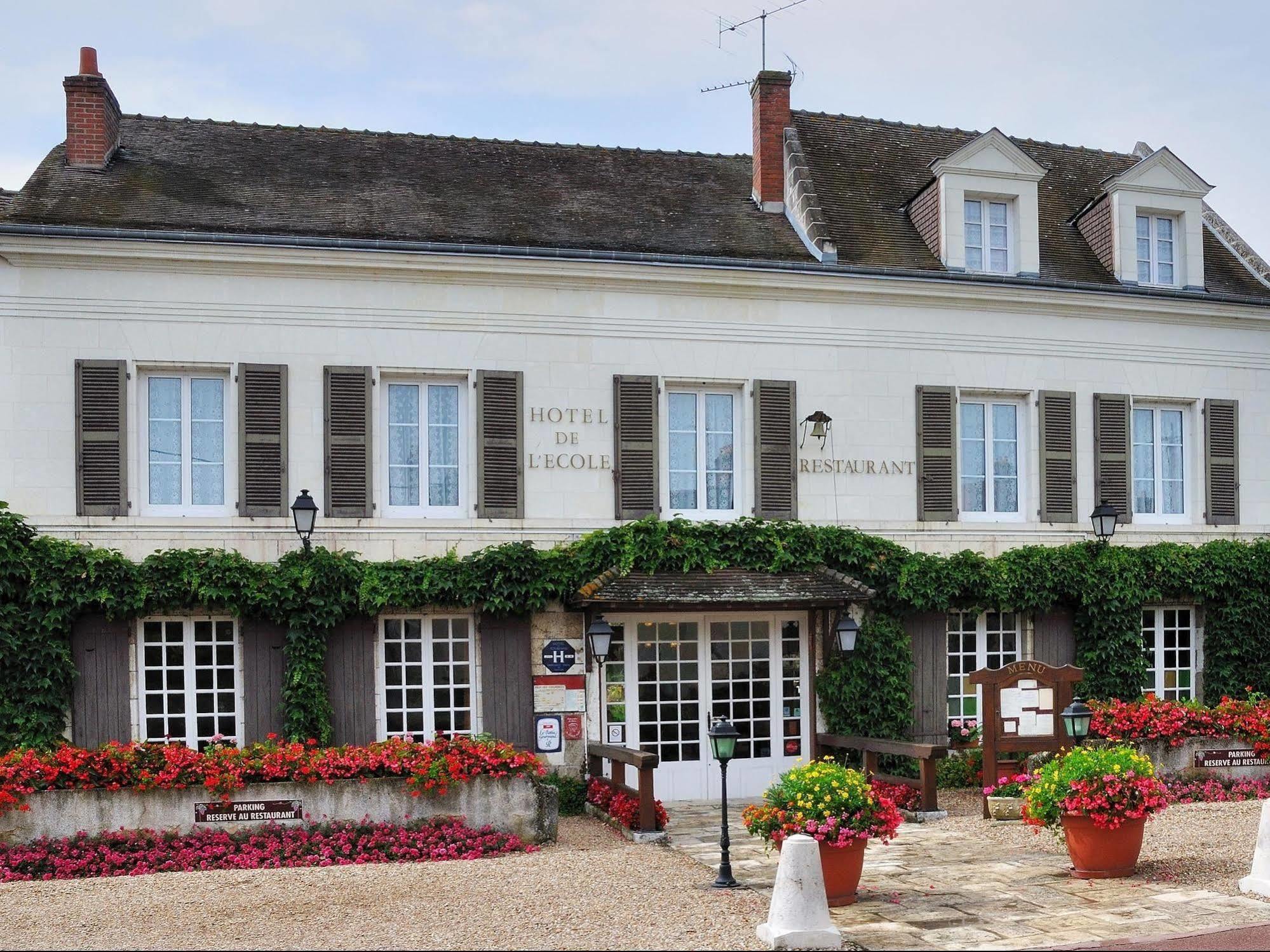 Logis Hotel Auberge De L'Ecole Pontlevoy Eksteriør billede